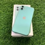 Apple iPhone 11 - 64GB - Grønn - Med tilbehør