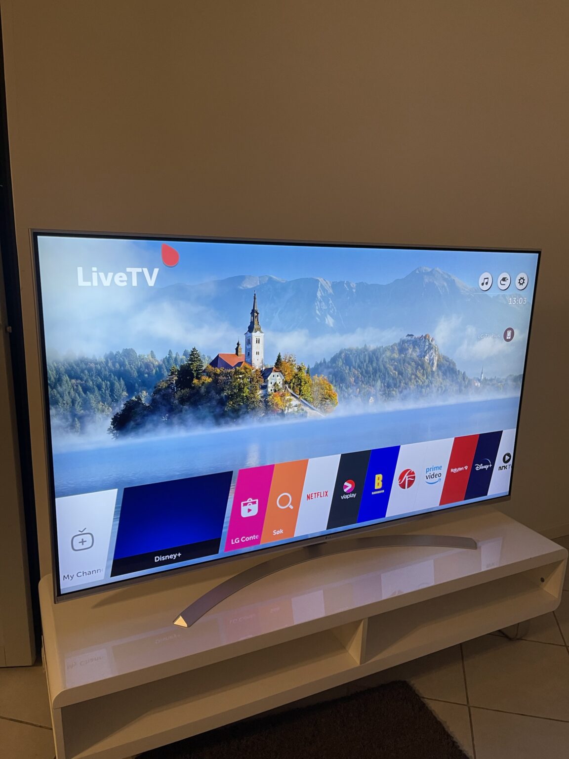 LG 43" 4K Fjernsyn HDR Pro + Smart TV Ultra