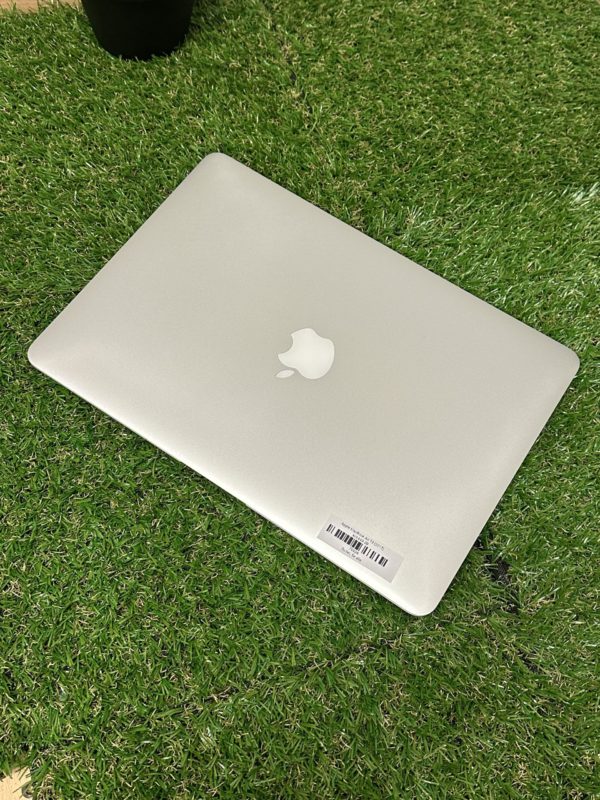 Apple MacBook Air 13 (2017) - Bilde 3