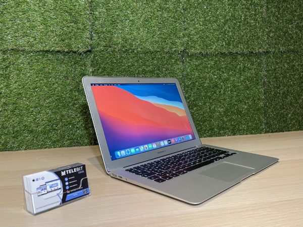 MacBook Air M13 (2016) L03