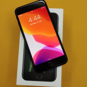 iPhonse SE 2 (2023) 64GB Black M42