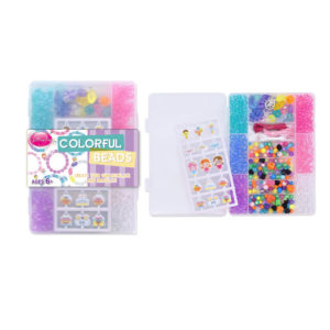 FARGERIKE PERLER M/CHARMS I BOKS (2)
